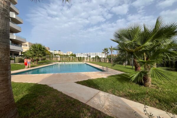 ✨ VIVIENDA DE ESQUINA CON 27 M² DE TERRAZA